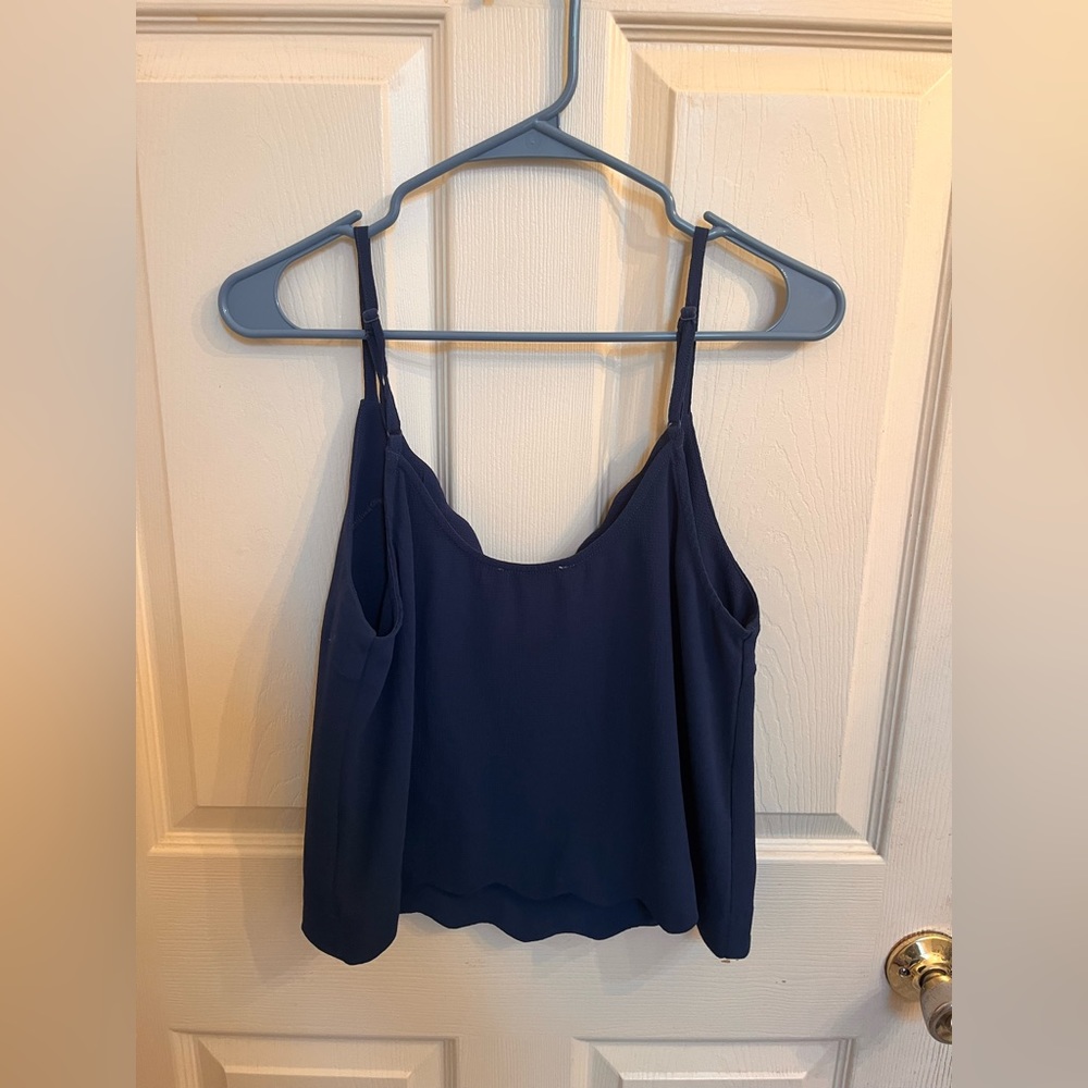 lush Scalloped Tank Top - Picture 2 of 3